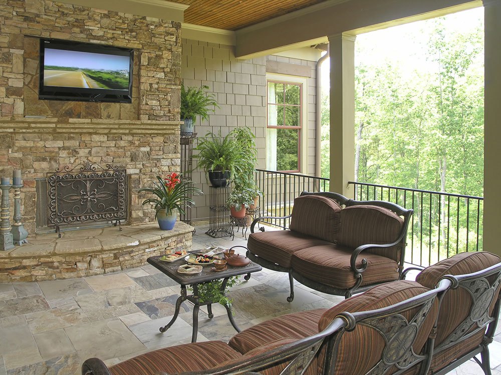Luxury 3 - Patio 1